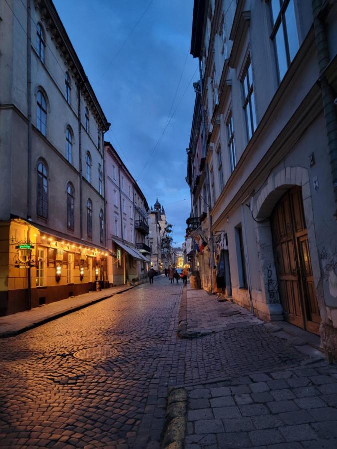 Warm & Cozy Apartment In The Heart Of Historical Lviv Exterior photo